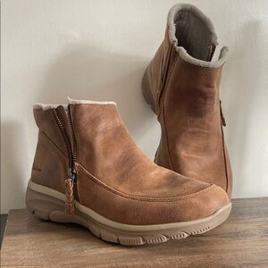 Women’s Skechers Fur lined Brown Ankle Side Zip Boots Size 8.5